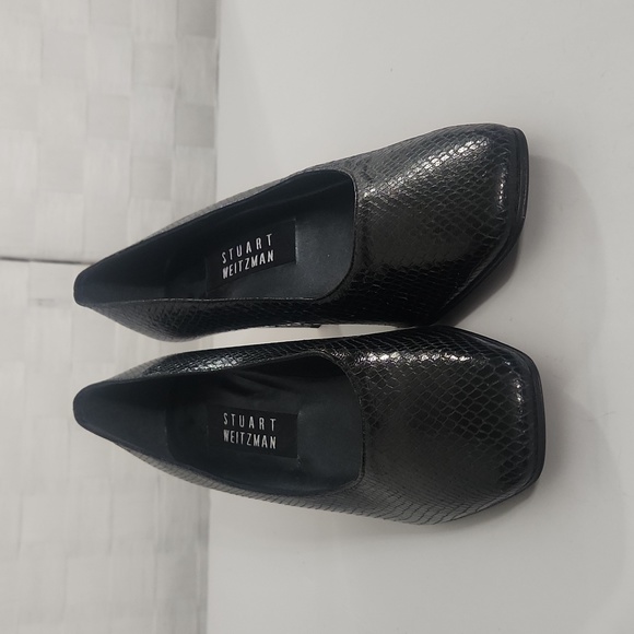 Stuart Weitzman - Black Leather Snake Print Pumps - Size 7.5 B - Picture 14 of 15